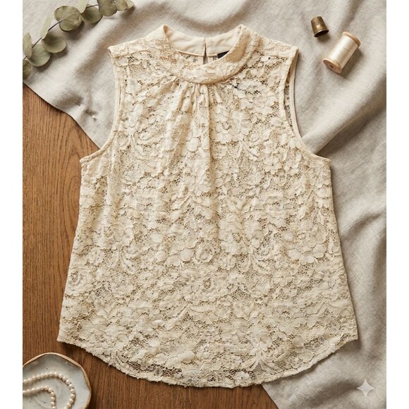WHO WHAT WEAR Tops - Who What Wear Women’s Sleeveless Lace Top Size M Cream High Neck Blouse